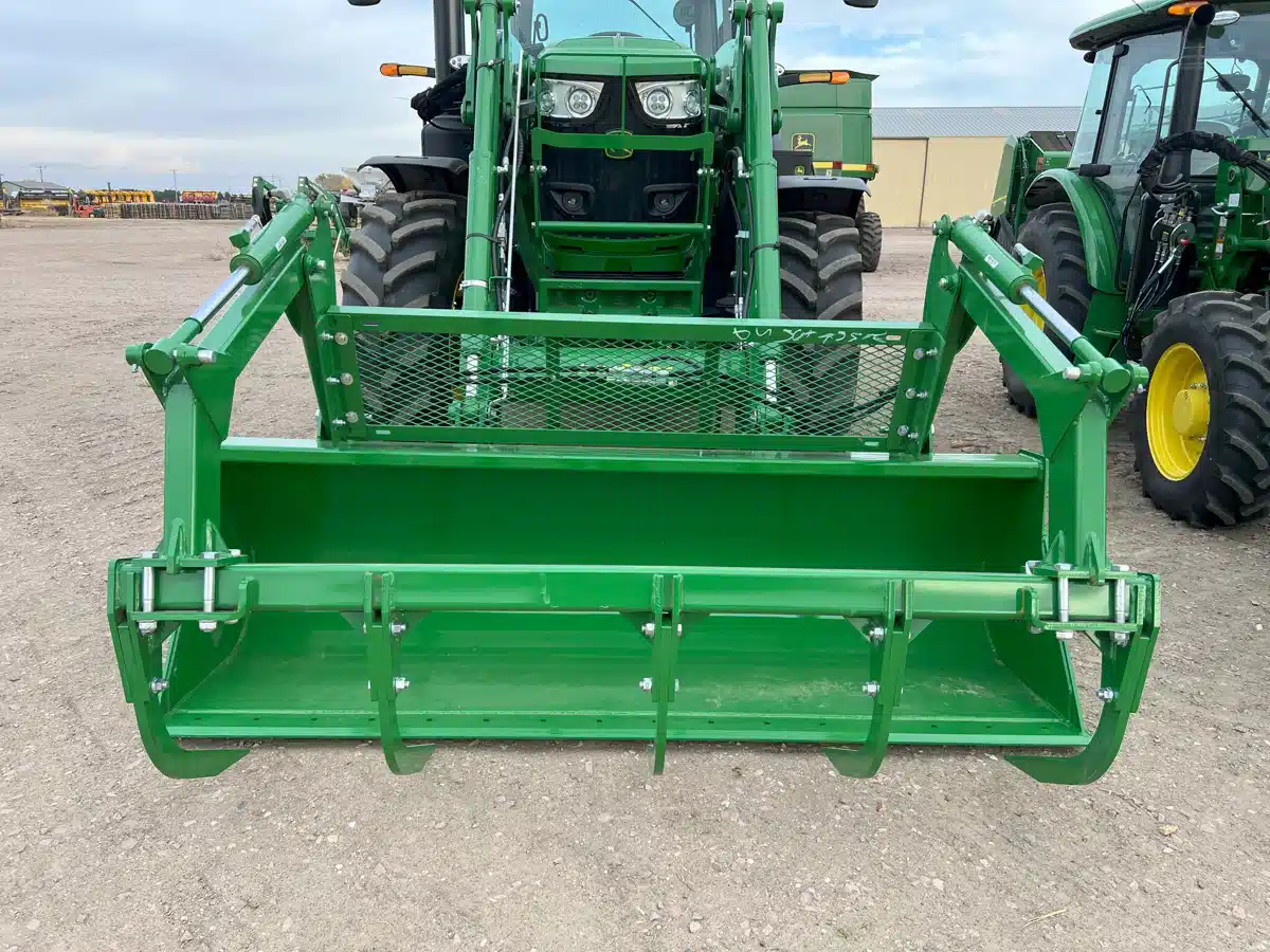 Gallery image 2 for Used 2023 John Deere 640R Tractor Loader