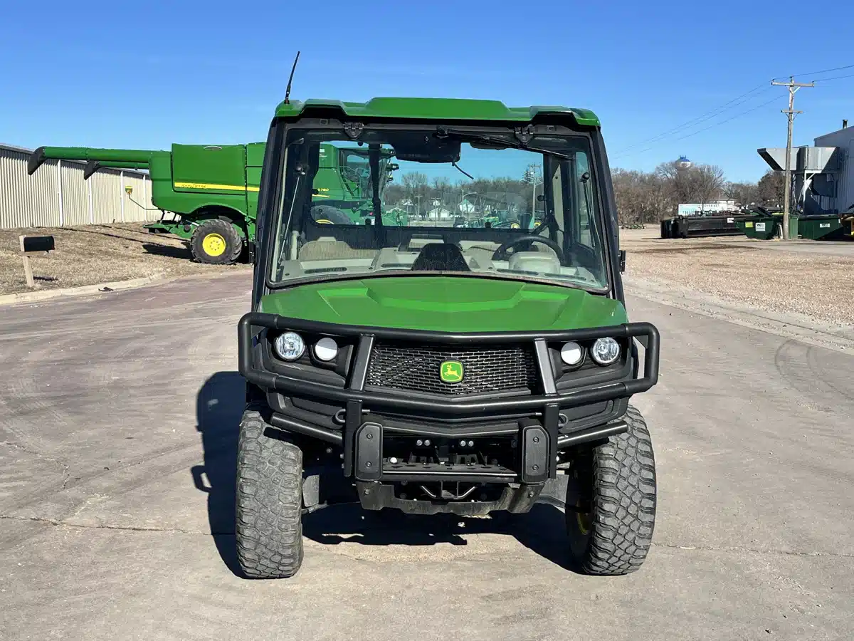 Gallery image 2 for Used 2021 John Deere XUV 835R Utility Vehicle