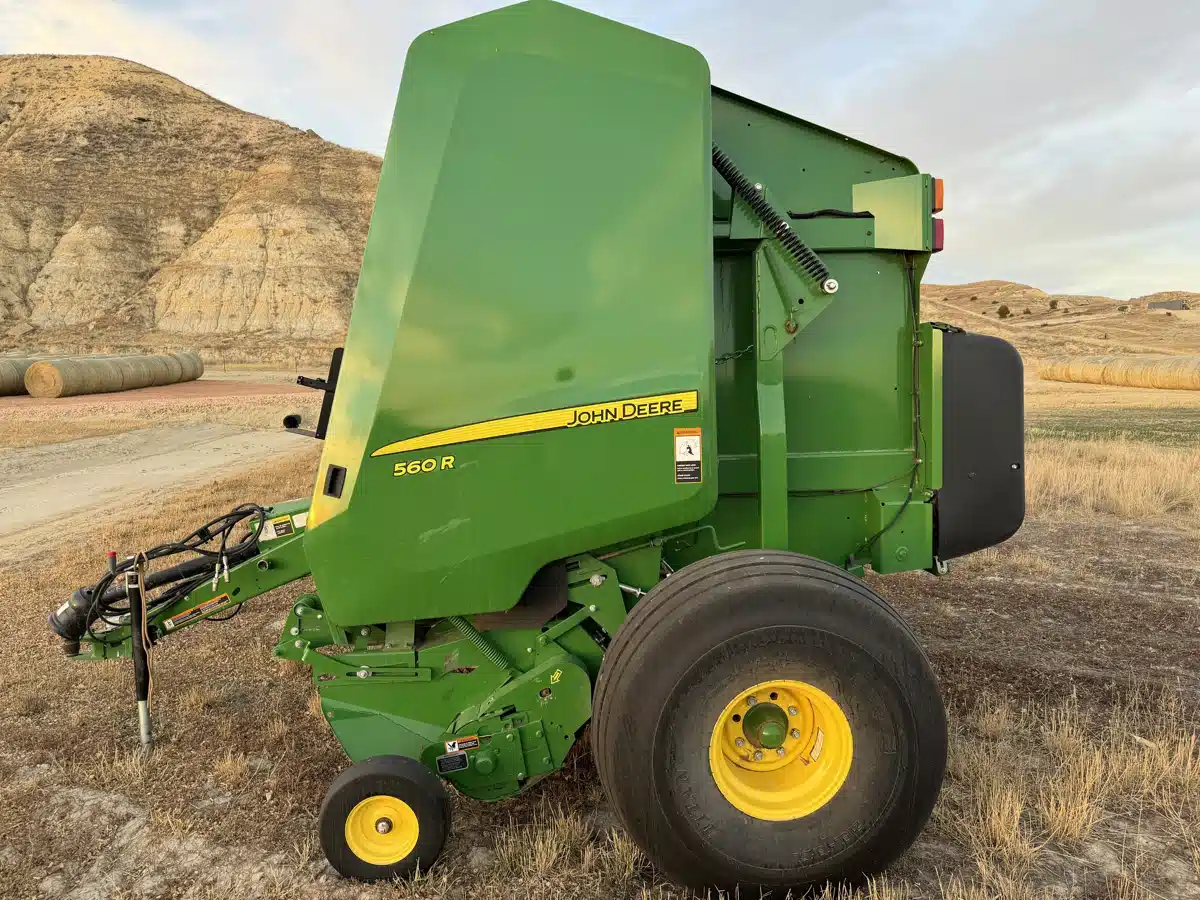 Gallery image 2 for Used 2023 John Deere 560R Round Baler