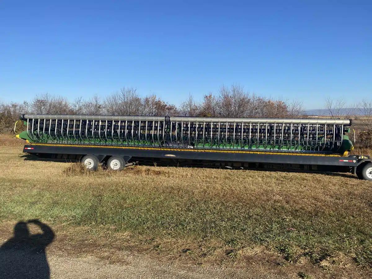 Gallery image 2 for Used 2015 John Deere 645FD Header - Draper