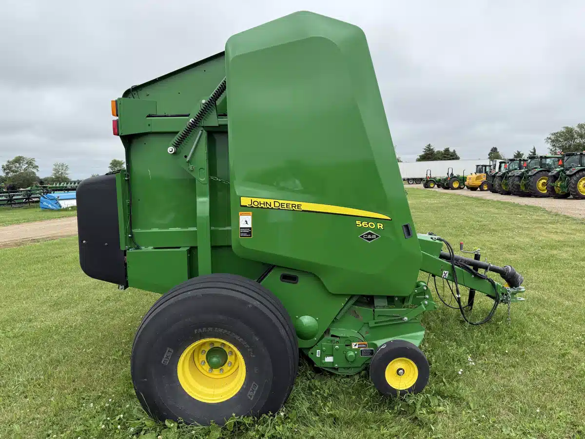 Gallery image 2 for Used 2022 John Deere 560R Round Baler