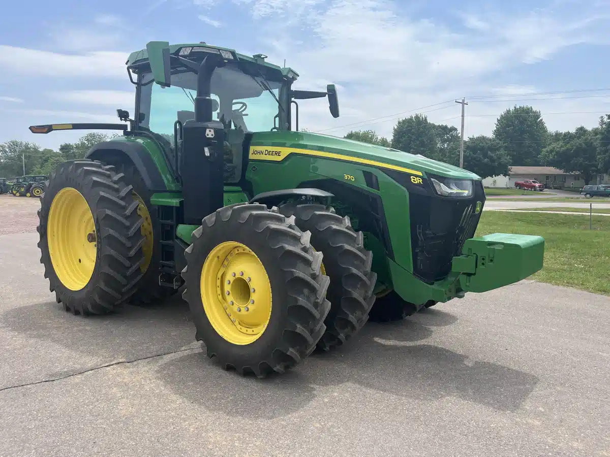 Gallery image 2 for Used 2020 John Deere 8R 370 Tractor