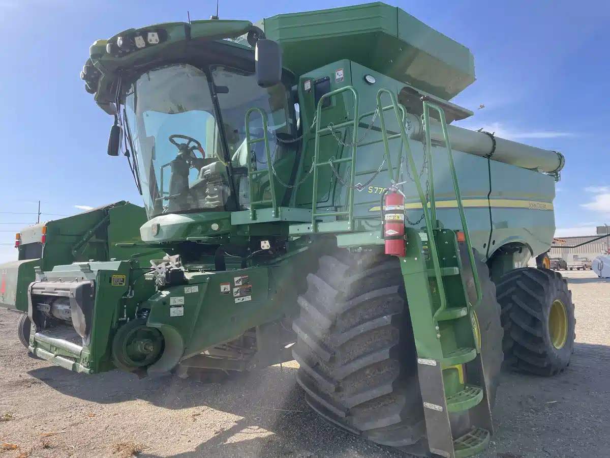 Gallery image 2 for Used 2023 John Deere S770 Combine