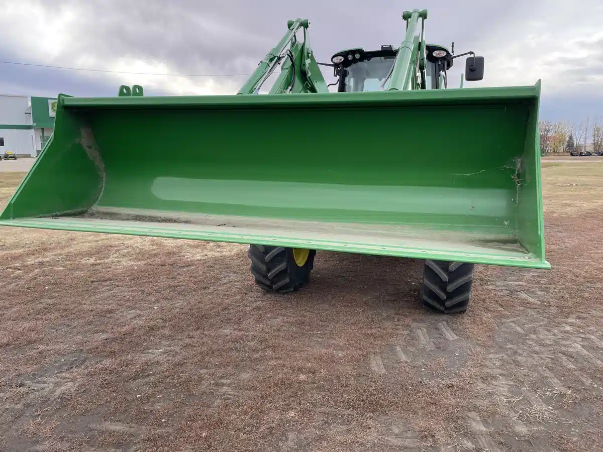 Gallery image 2 for Used 2021 John Deere 640R Tractor Loader