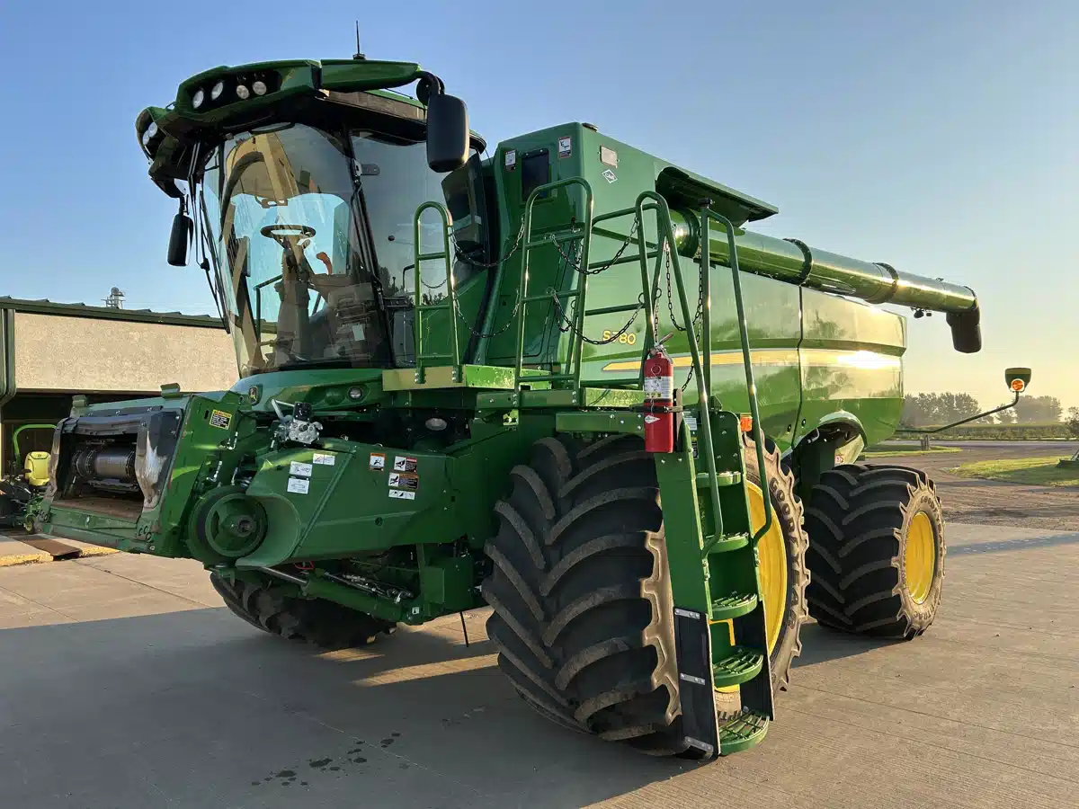 Gallery image 1 for Used 2021 John Deere S780 Combine