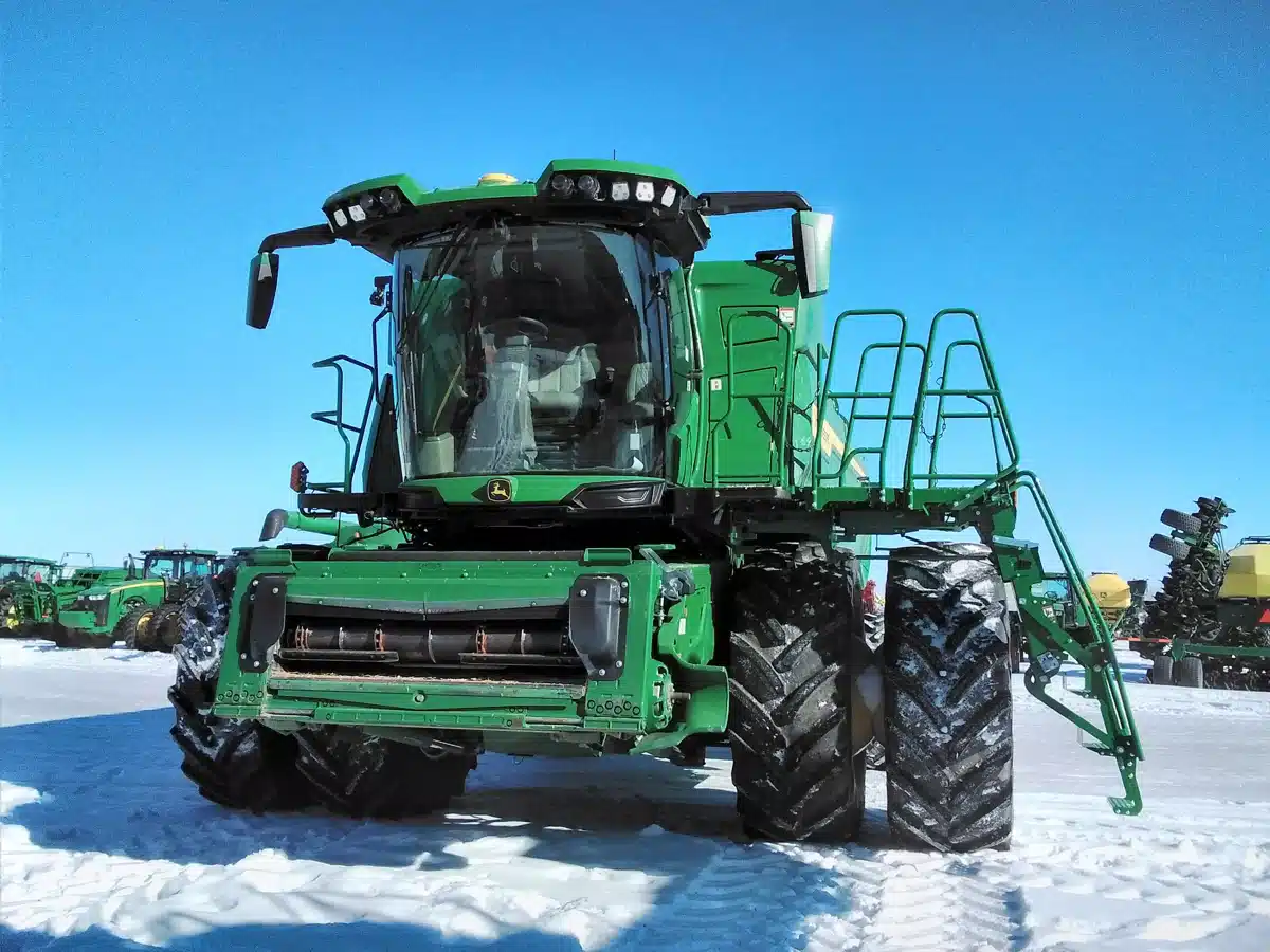 Gallery image 2 for Used 2023 John Deere X9 1000 Combine