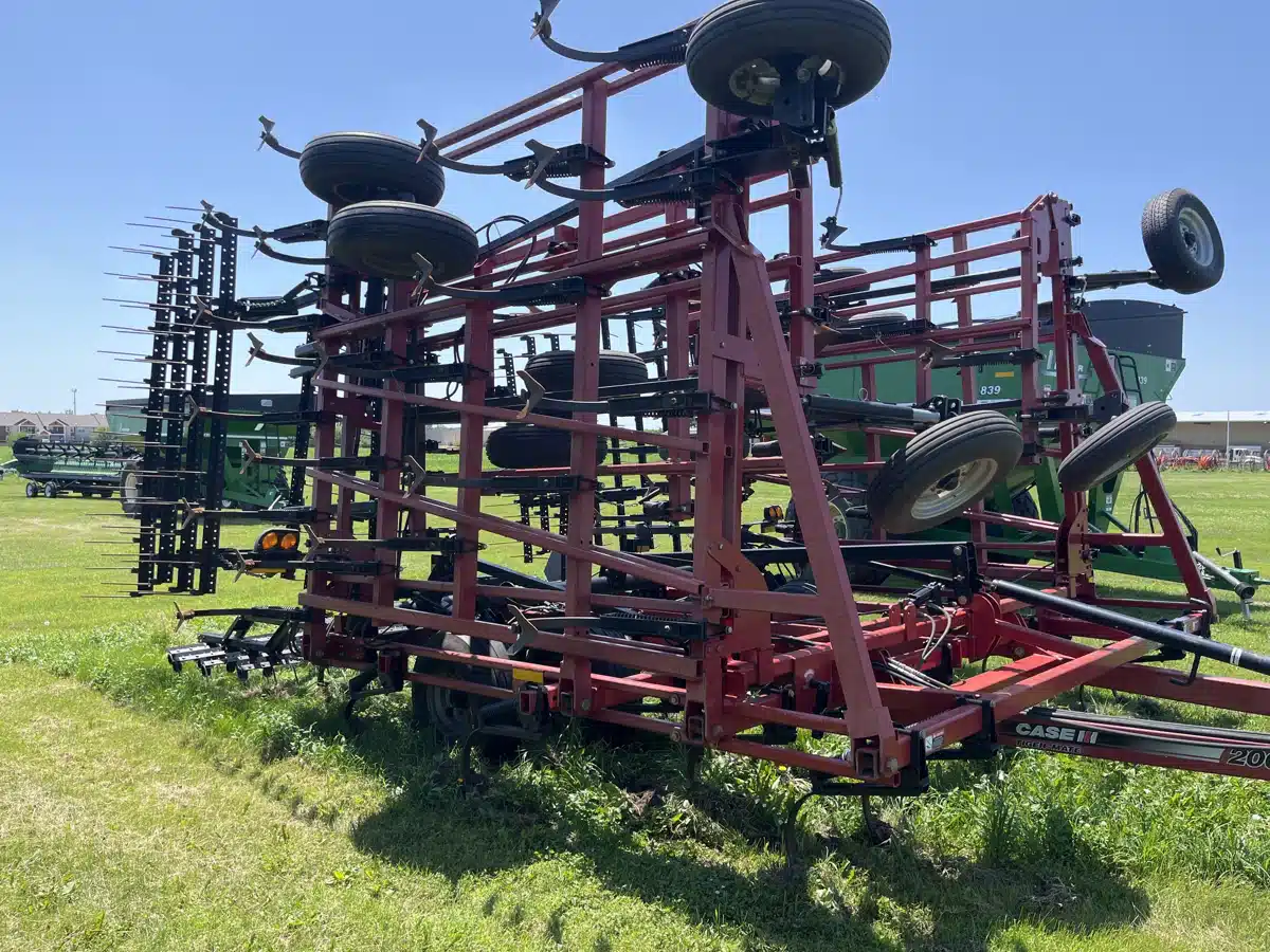 Gallery image 2 for Used 2012 Case IH 200 Cultivator