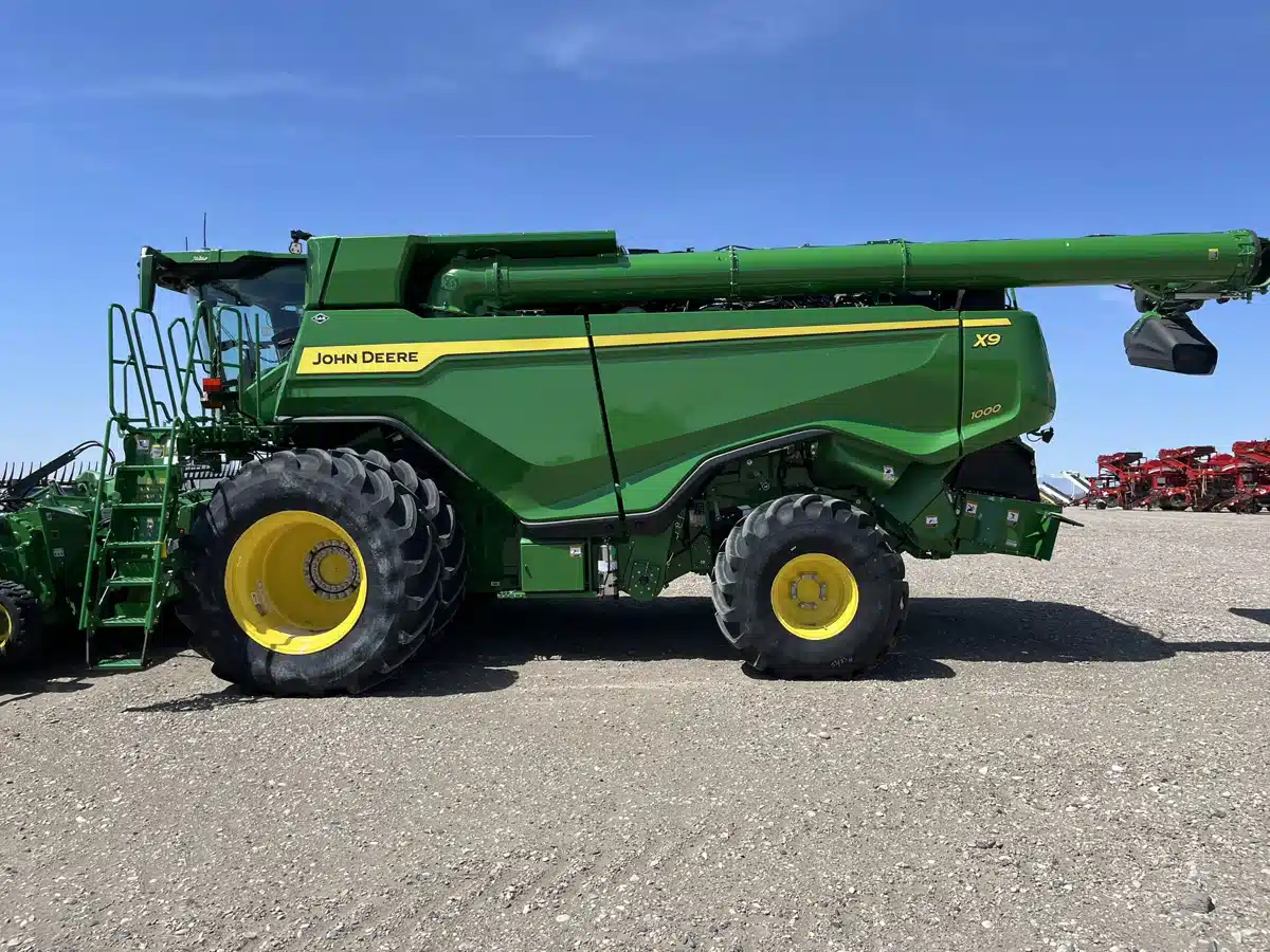 Gallery image 2 for Used 2024 John Deere X9 1000 Combine