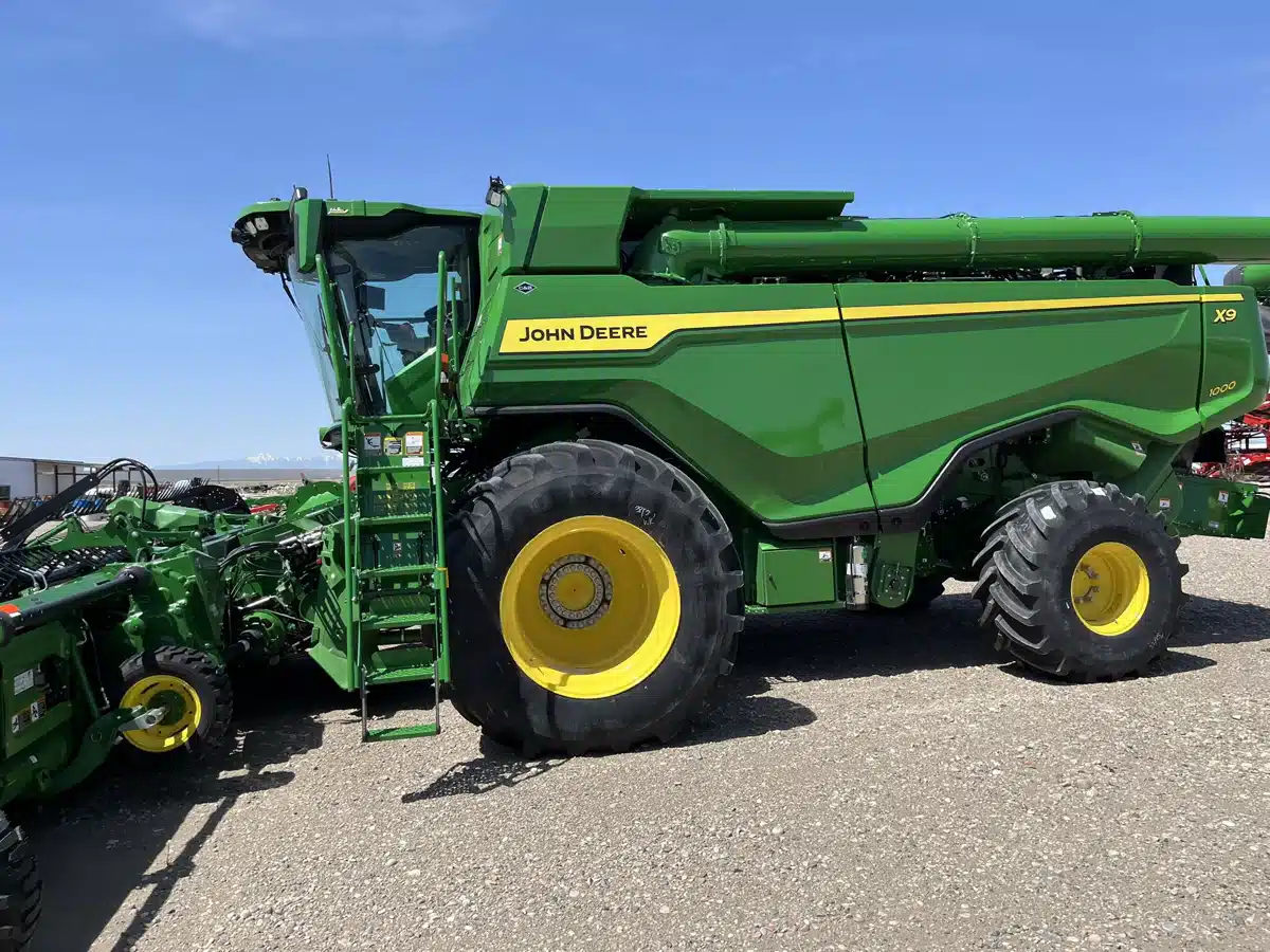 Gallery image 1 for Used 2024 John Deere X9 1000 Combine
