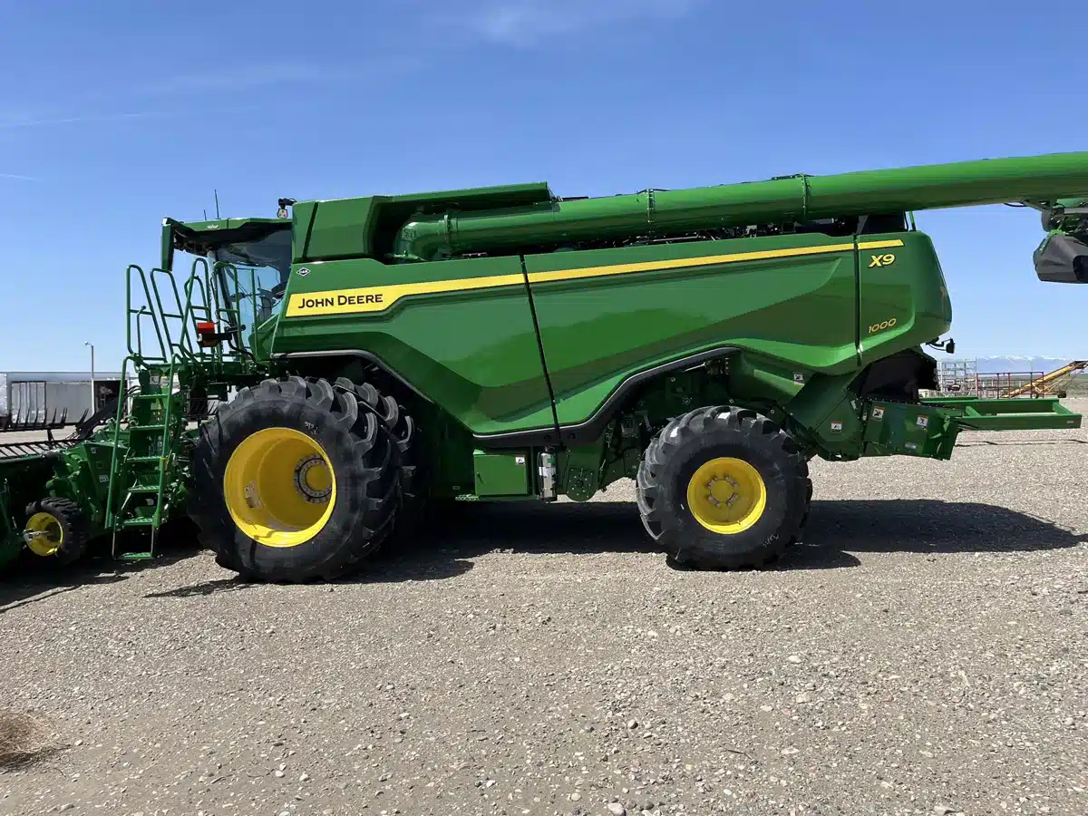 Gallery image 2 for Used 2024 John Deere X9 1000 Combine