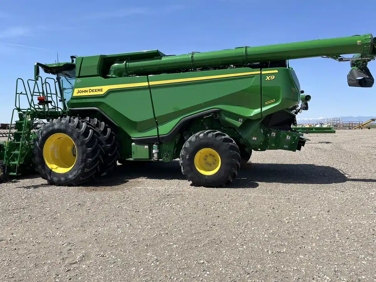Gallery image 2 for Used 2024 John Deere X9 1000 Combine