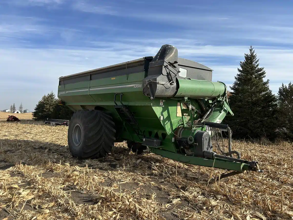 Gallery image 2 for Used 2021 Brent 1396 Grain Cart
