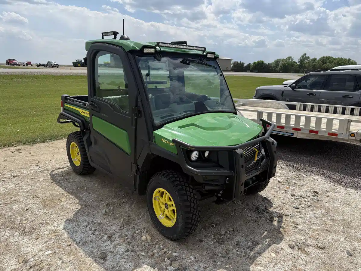 Gallery image 1 for Used 2022 John Deere XUV 835R Utility Vehicle