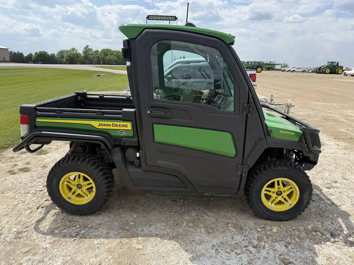 Gallery image 2 for Used 2022 John Deere XUV 835R Utility Vehicle