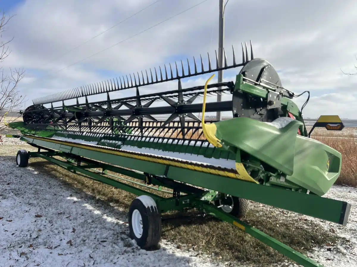 Gallery image 1 for Used 2024 John Deere RD40F Header - Flex