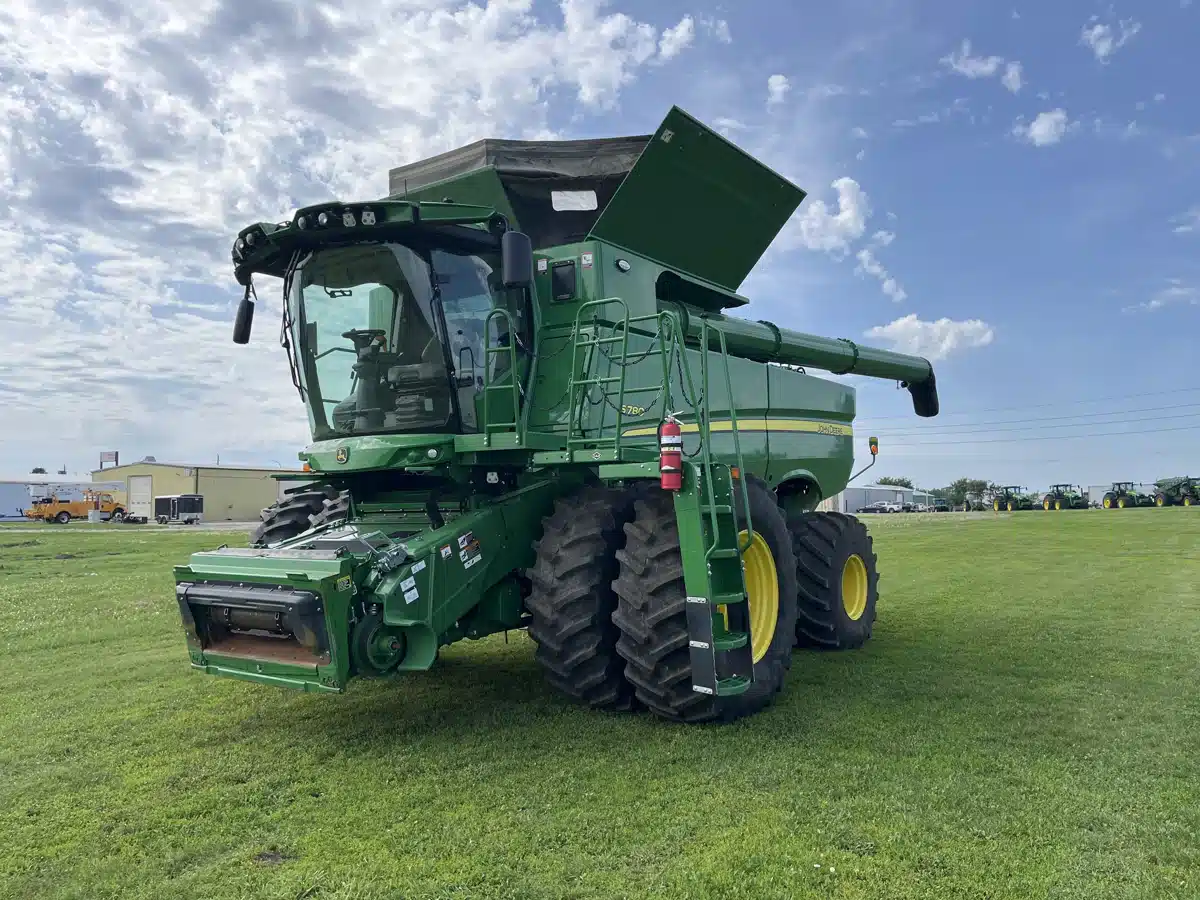 Gallery image 1 for Used 2023 John Deere S780 Combine