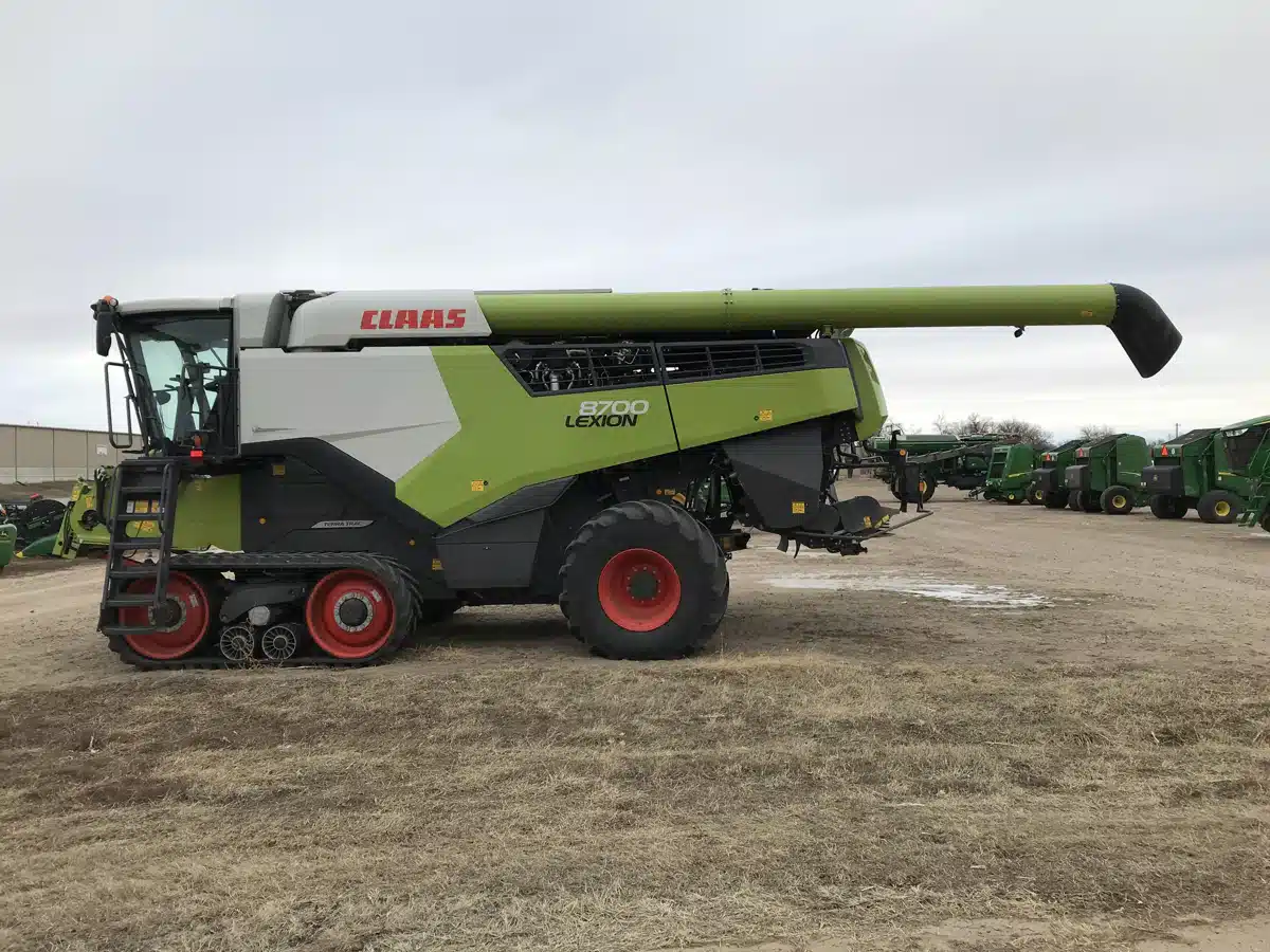 Gallery image 2 for Used 2021 CLAAS LEXION 8700TT Combine
