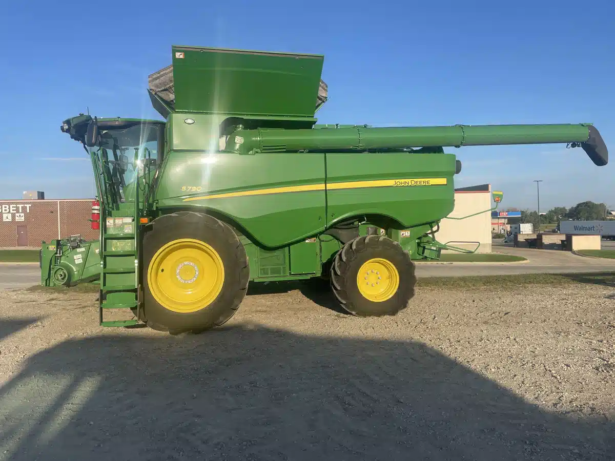 Gallery image 2 for Used 2024 John Deere S790 Combine