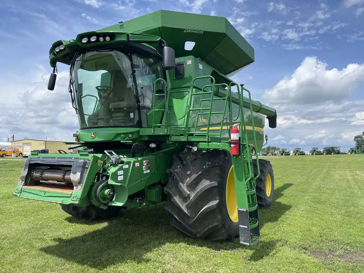 Gallery image 1 for Used 2021 John Deere S780 Combine