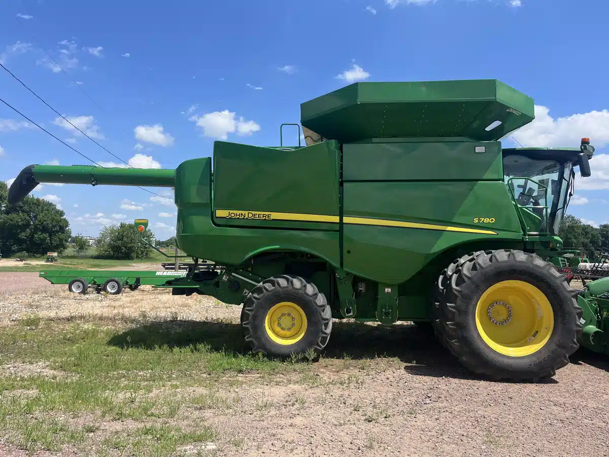 Gallery image 2 for 2020 John Deere S780 Combine