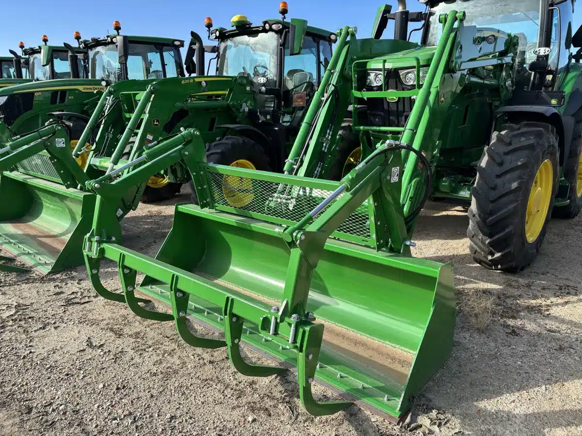Gallery image 1 for Used 2024 John Deere 680R Front End Loader