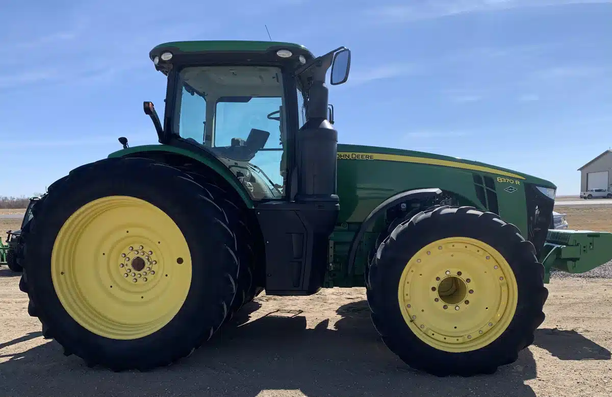 Gallery image 2 for Used 2014 John Deere 8370R Tractor