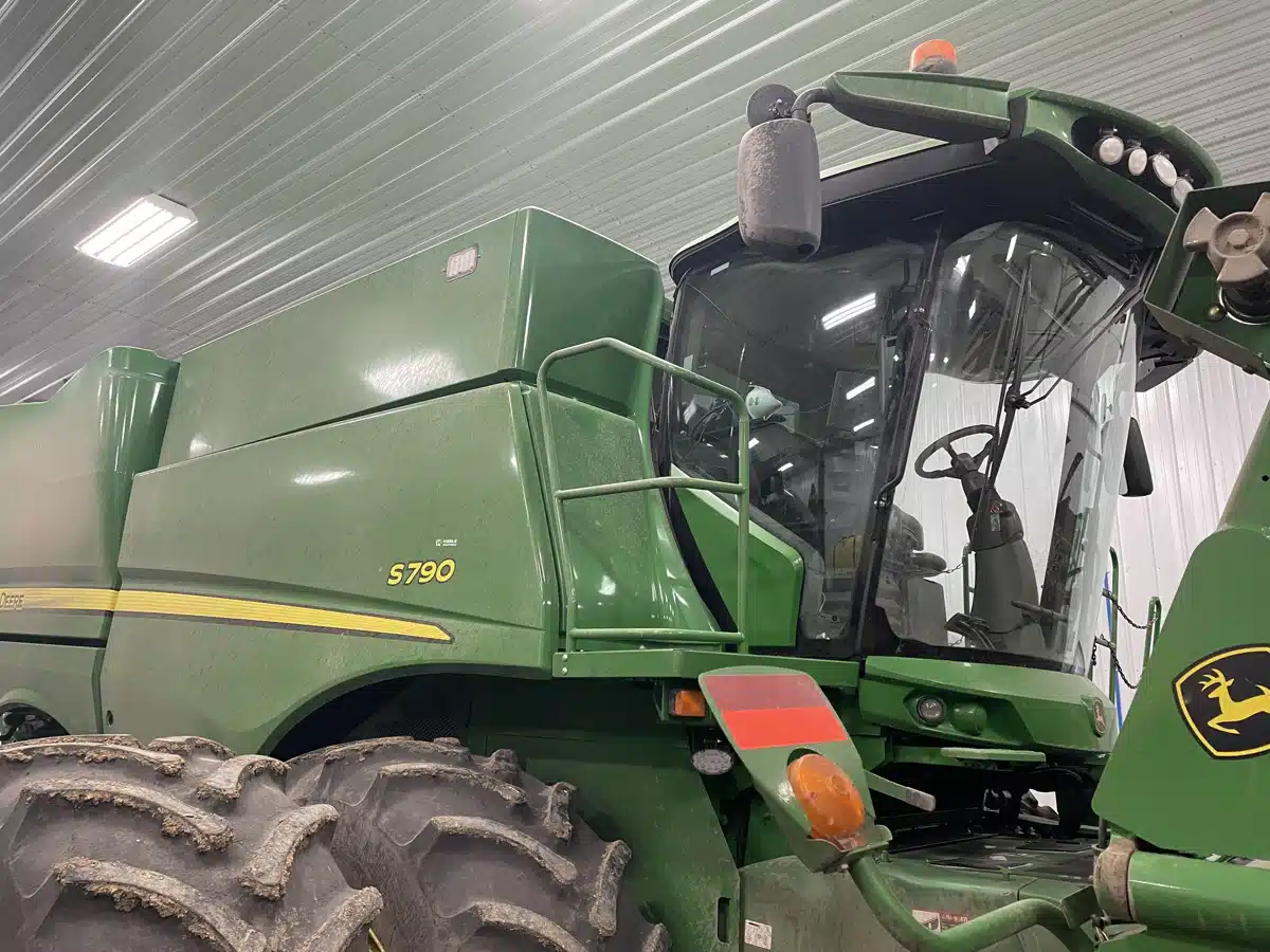 Gallery image 2 for Used 2020 John Deere S790 Combine