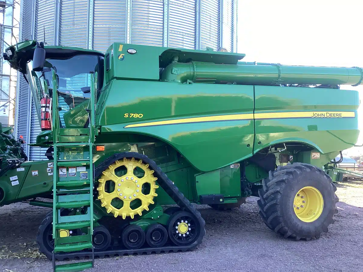 Gallery image 2 for Used 2024 John Deere S780 Combine