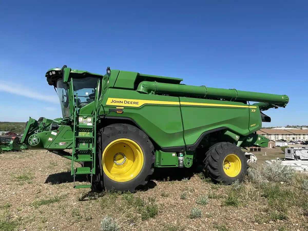 Gallery image 1 for Used 2024 John Deere X9 1000 Combine