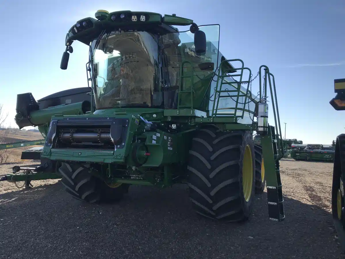 Gallery image 1 for Used 2024 John Deere S770 Combine