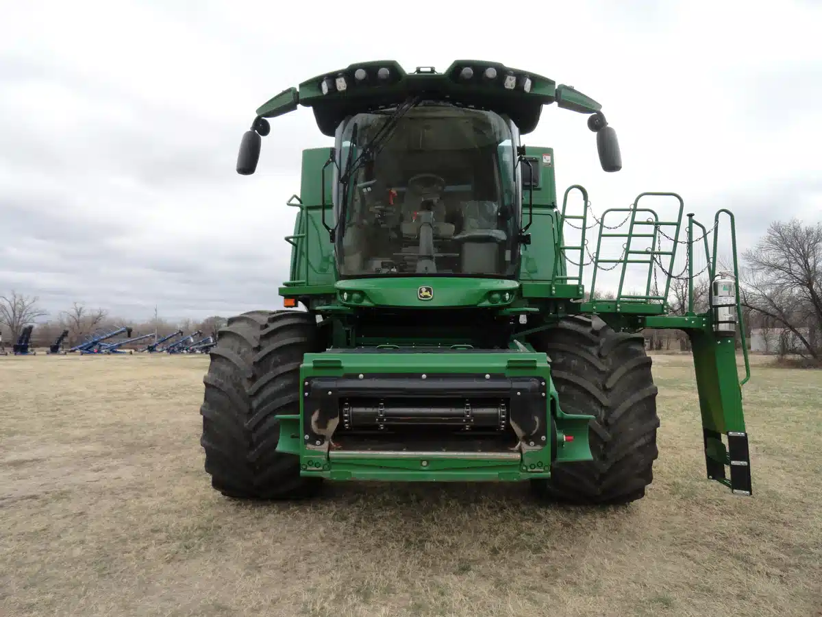Gallery image 2 for Used 2024 John Deere S770 Combine