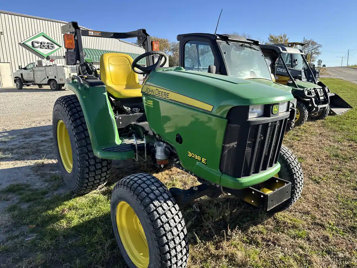 Gallery image 2 for Used 2016 John Deere 3038E Tractor
