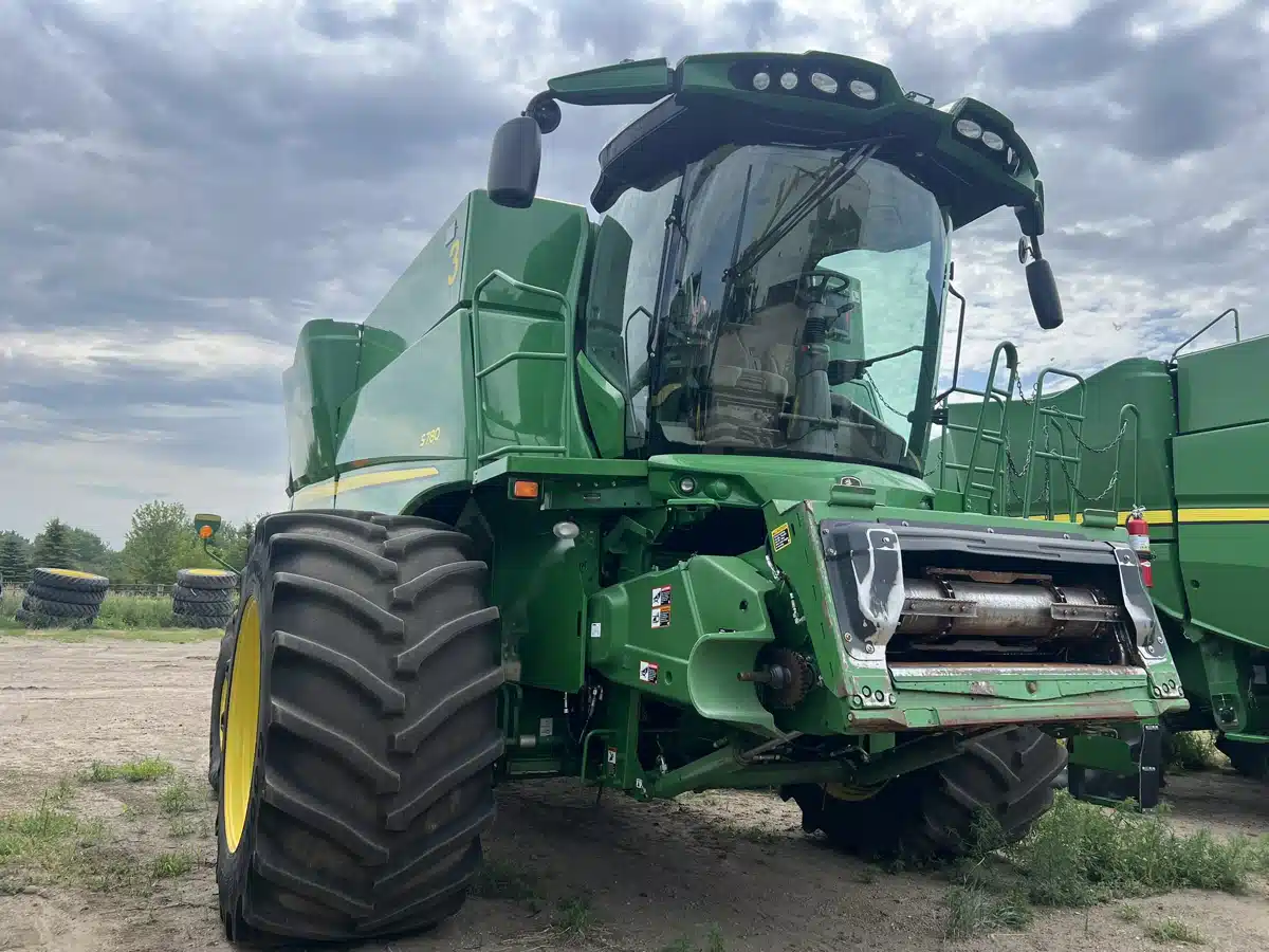 Gallery image 1 for Used 2021 John Deere S780 Combine