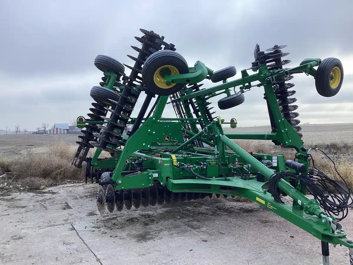 Gallery image 1 for Used 2024 John Deere 2660VT Vertical Tillage