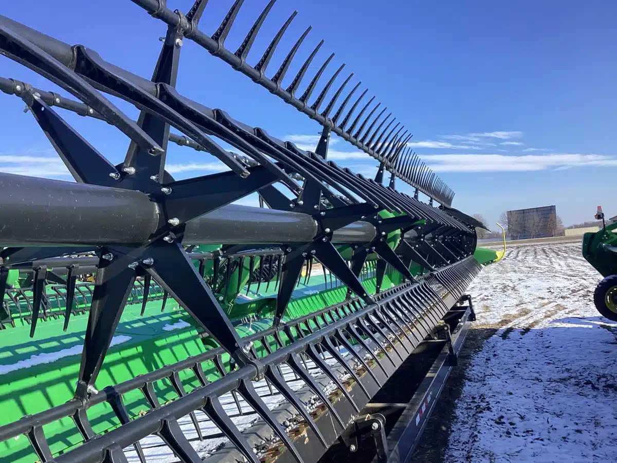 Gallery image 1 for Used 2024 John Deere RD40F Header - Flex