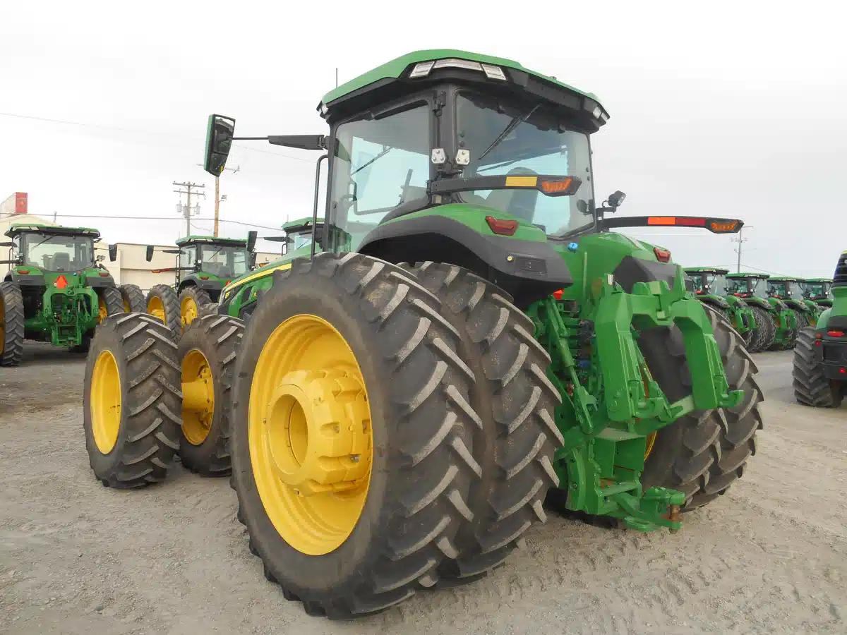 Gallery image 2 for Used 2021 John Deere 8R 370 Tractor
