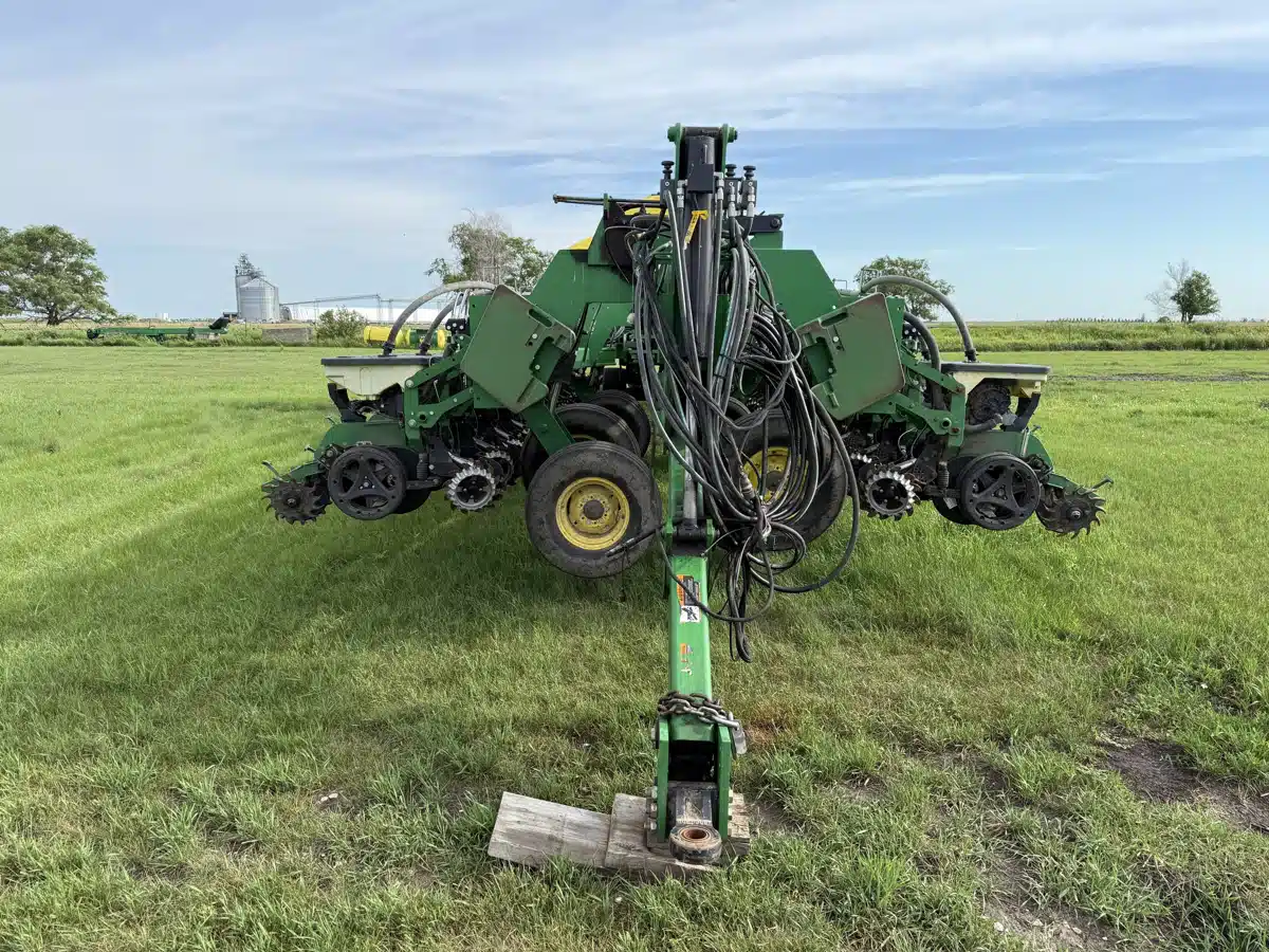 Gallery image 2 for Used 2012 John Deere DB90 Planter