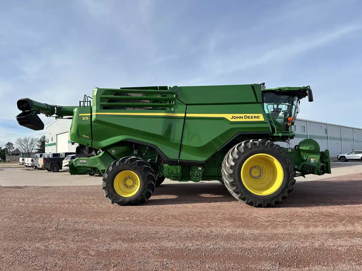 Gallery image 1 for Used 2024 John Deere X9 1100 Combine