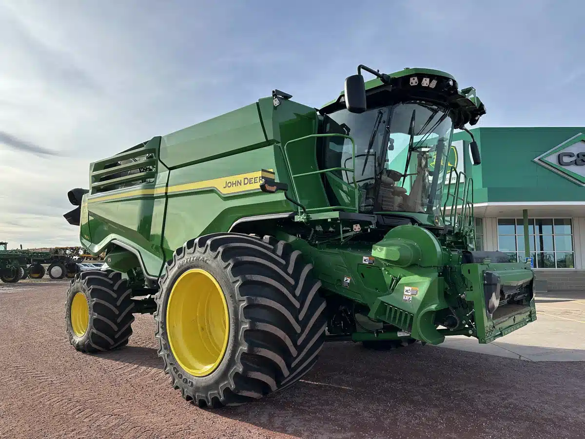 Gallery image 2 for Used 2024 John Deere X9 1100 Combine