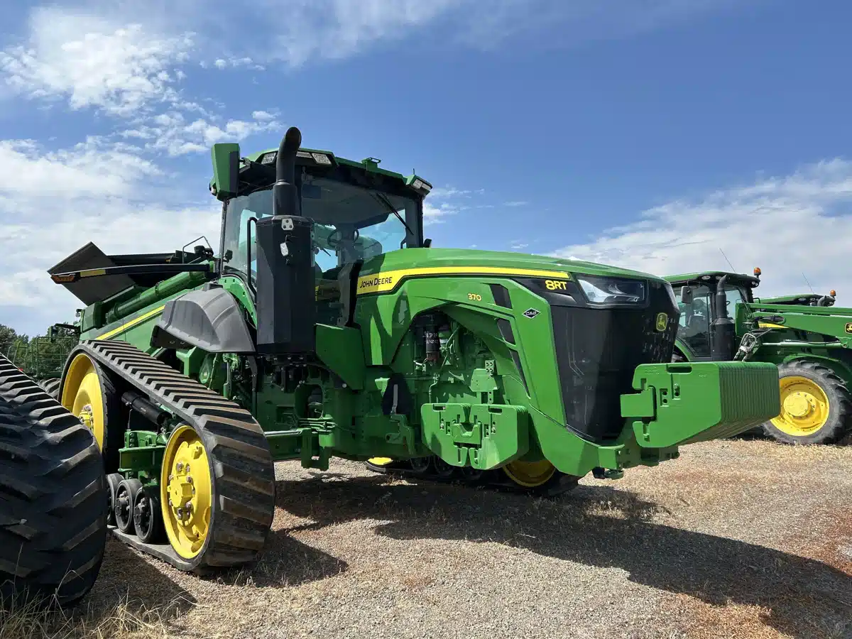 Gallery image 2 for Used 2022 John Deere 8RT 370 Tractor