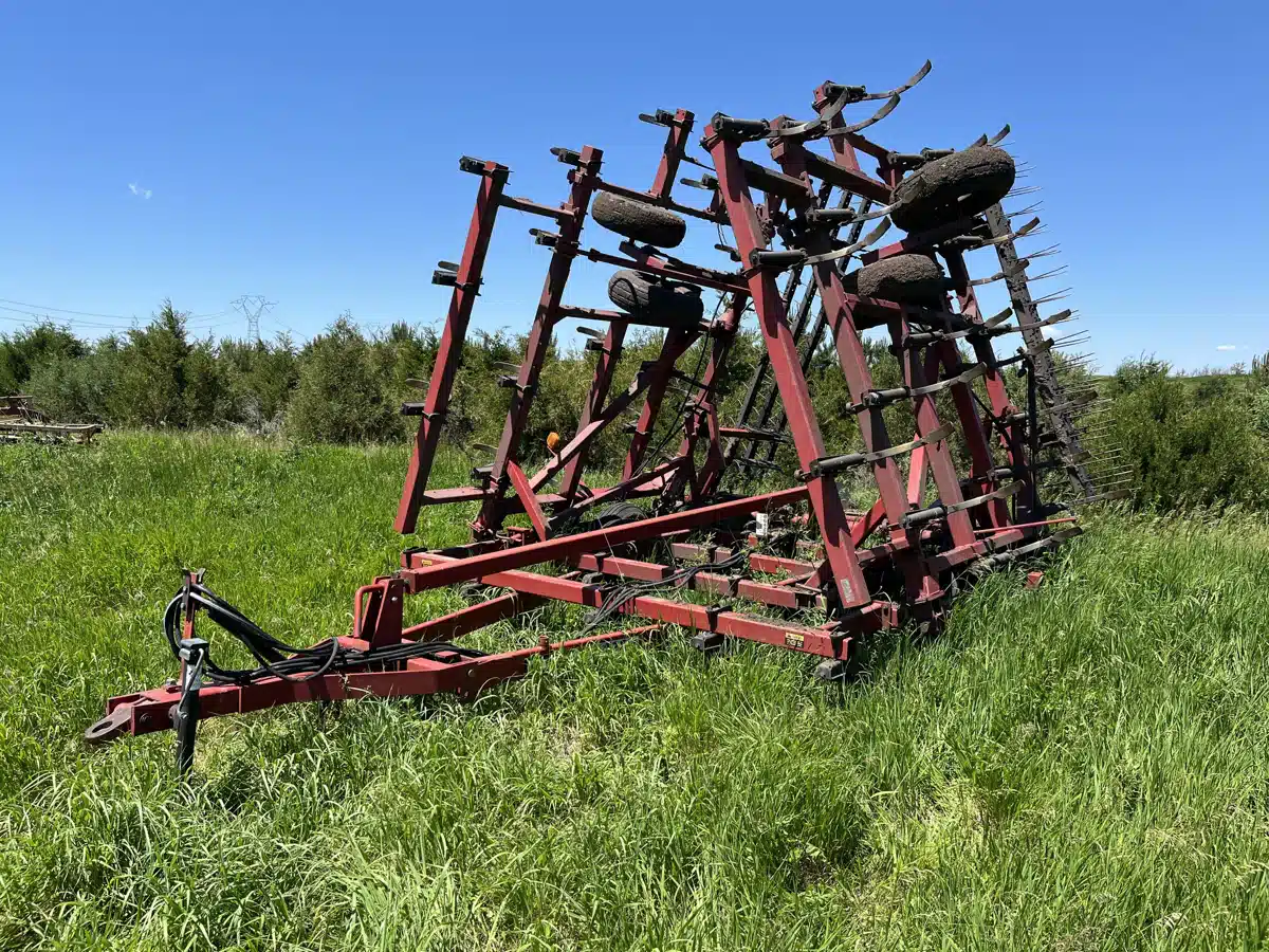 Gallery image 1 for Used 1998 Case IH 4300 Cultivator