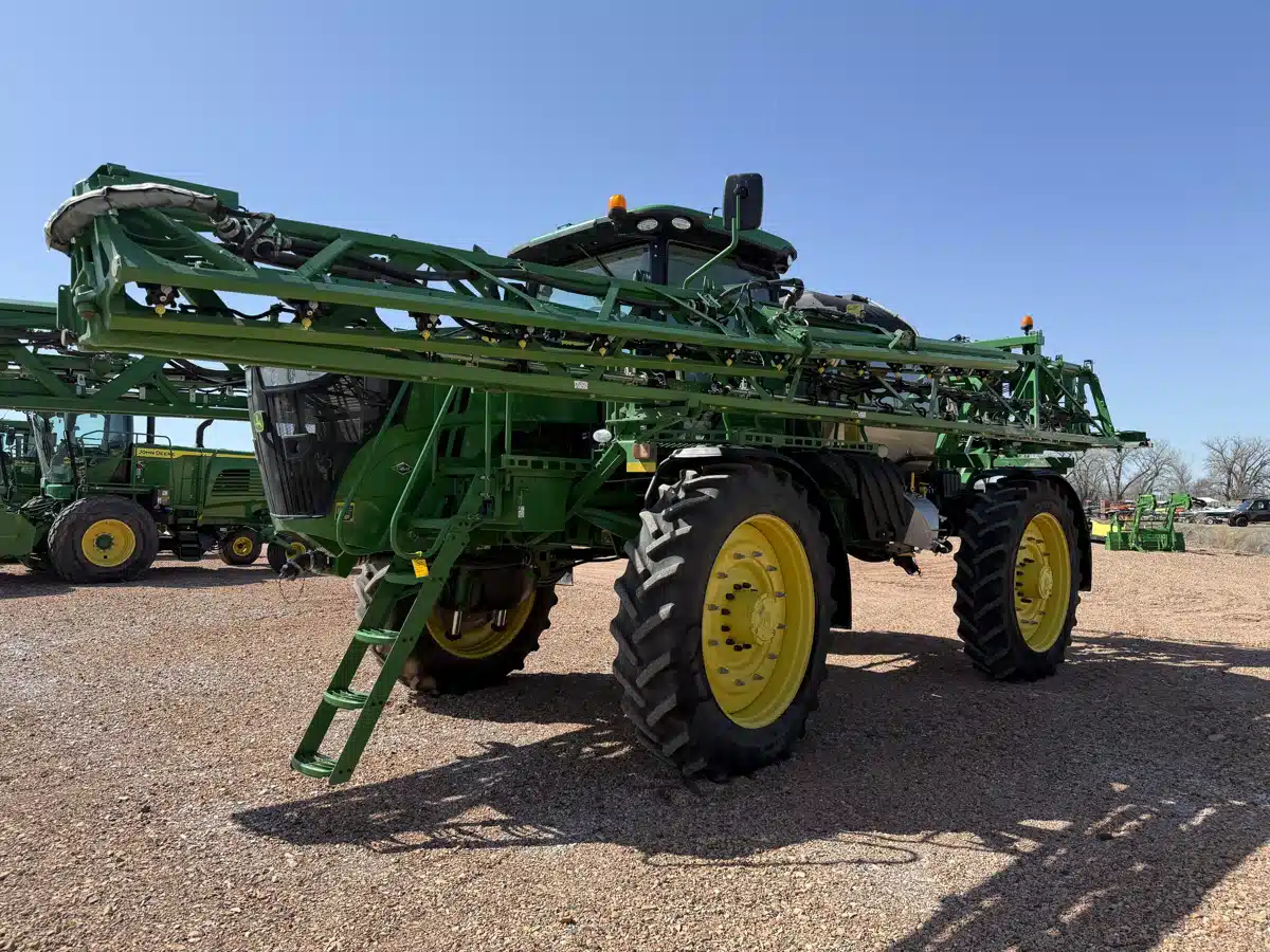 Gallery image 2 for Used 2020 John Deere R4045 Sprayer - Self Propelled