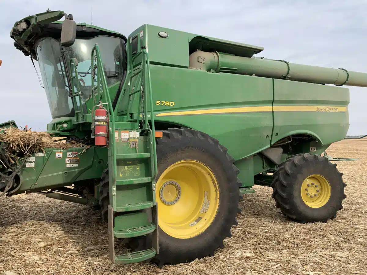Gallery image 1 for 2023 John Deere S780 Combine