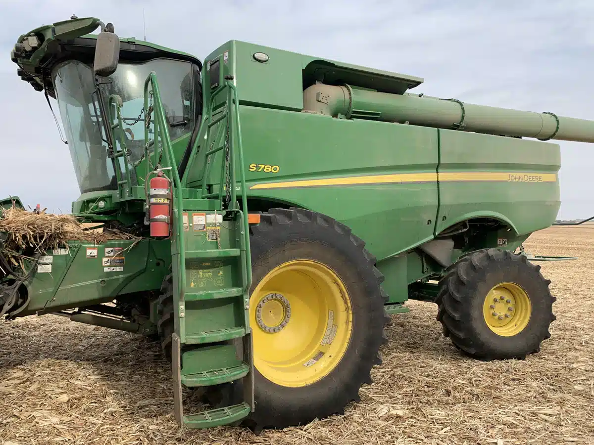 Gallery image 2 for 2023 John Deere S780 Combine