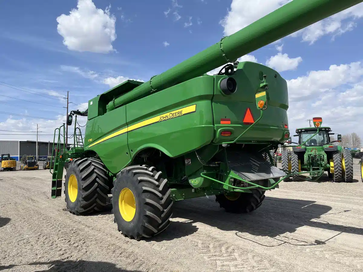 Gallery image 2 for Used 2023 John Deere S780 Combine