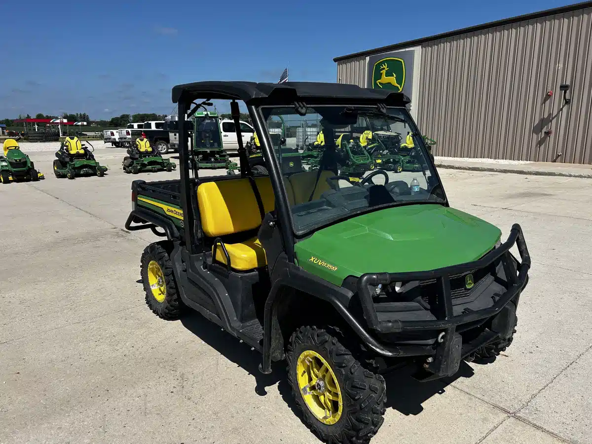 Gallery image 2 for 2022 John Deere XUV 835M Utility Vehicle