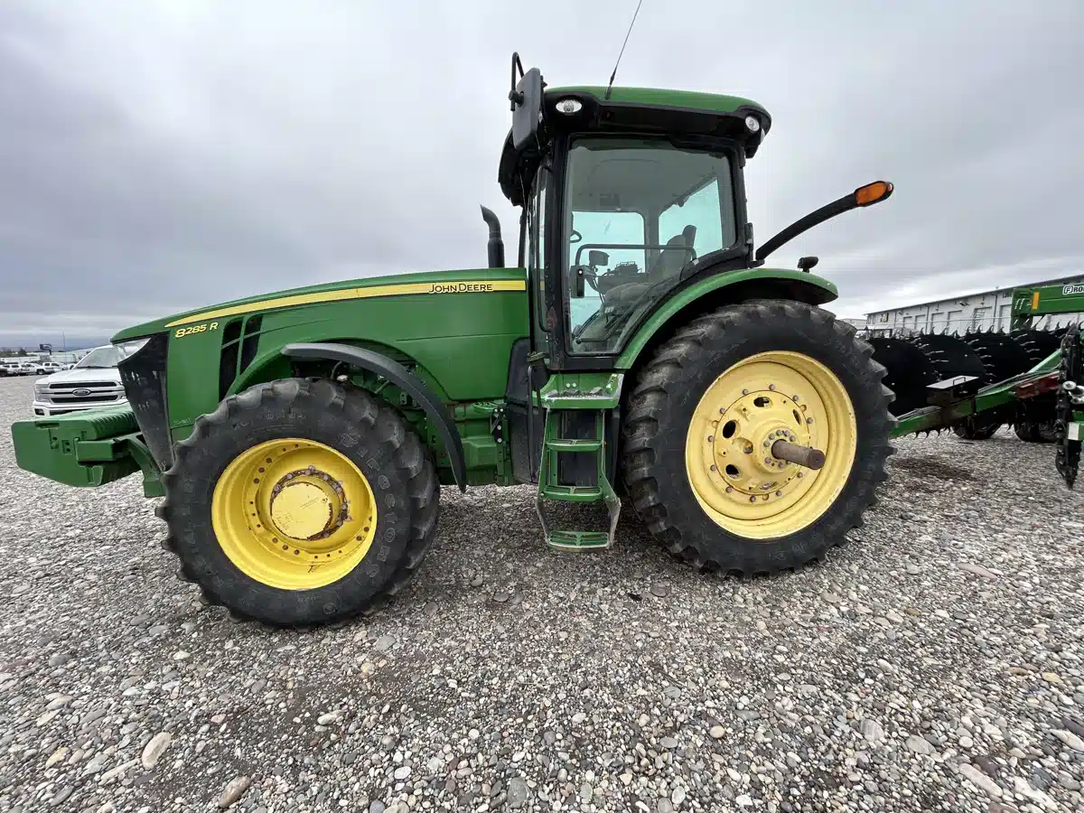 Gallery image 1 for Used 2013 John Deere 8285R Tractor