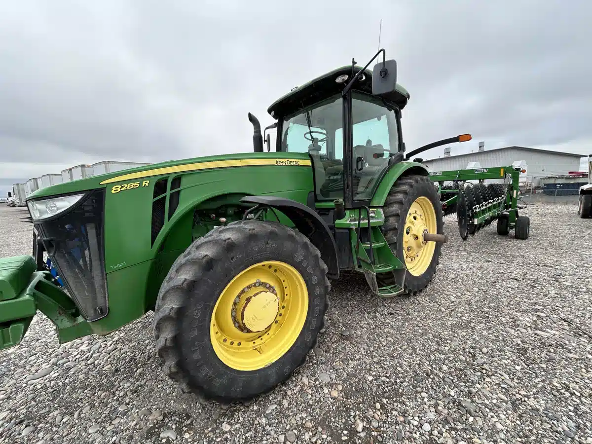 Gallery image 2 for Used 2013 John Deere 8285R Tractor