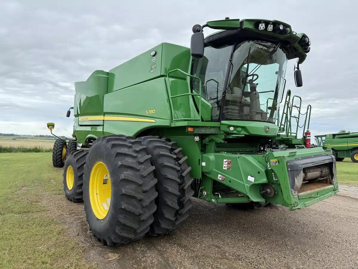 Gallery image 1 for Used 2022 John Deere S780 Combine