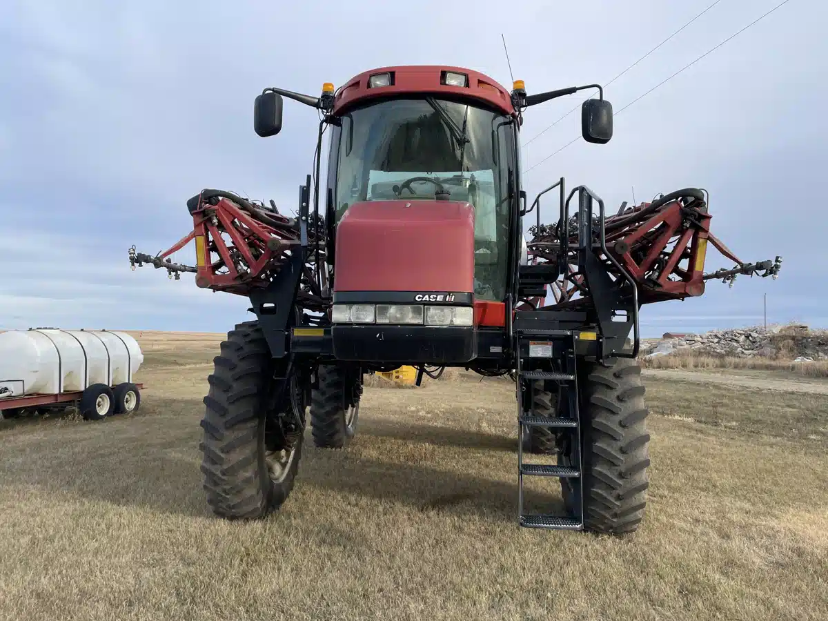Gallery image 2 for Used 2011 Case IH PATRIOT 4420 Sprayer - Self Propelled